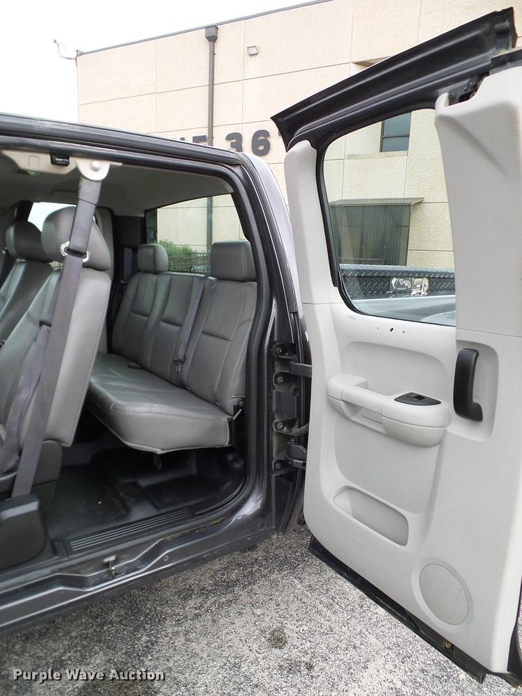 image for item DA6912 2011 Chevrolet Silverado 1500 Ext. Cab pickup truck