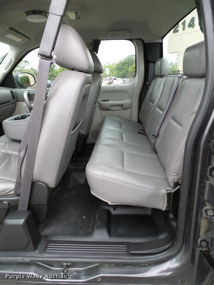image for item DA6912 2011 Chevrolet Silverado 1500 Ext. Cab pickup truck