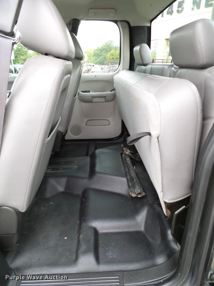 image for item DA6912 2011 Chevrolet Silverado 1500 Ext. Cab pickup truck