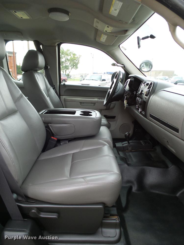 image for item DA6912 2011 Chevrolet Silverado 1500 Ext. Cab pickup truck