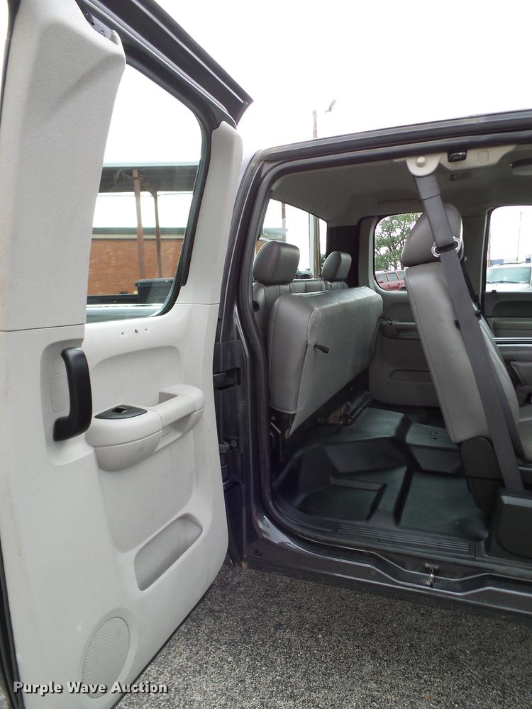 image for item DA6912 2011 Chevrolet Silverado 1500 Ext. Cab pickup truck