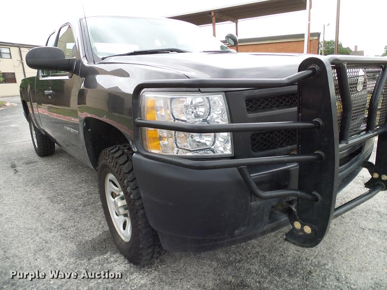 image for item DA6912 2011 Chevrolet Silverado 1500 Ext. Cab pickup truck