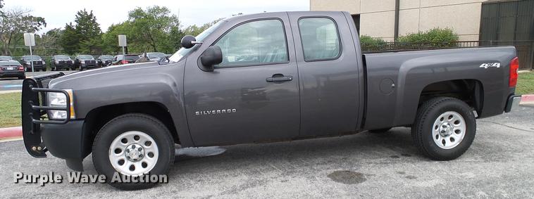 image for item DA6913 2011 Chevrolet Silverado 1500 Ext. Cab pickup truck