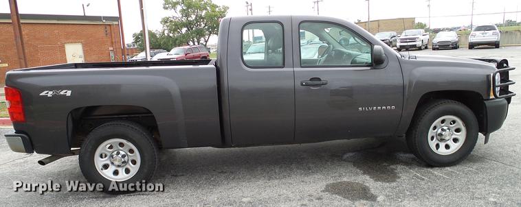 image for item DA6913 2011 Chevrolet Silverado 1500 Ext. Cab pickup truck