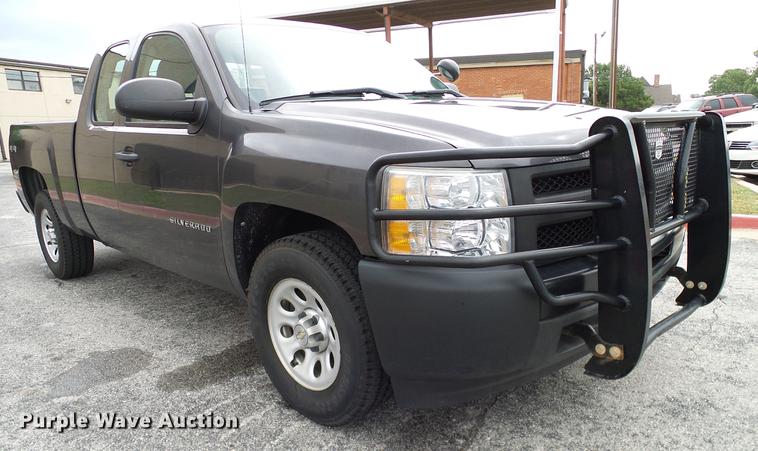 image for item DA6913 2011 Chevrolet Silverado 1500 Ext. Cab pickup truck