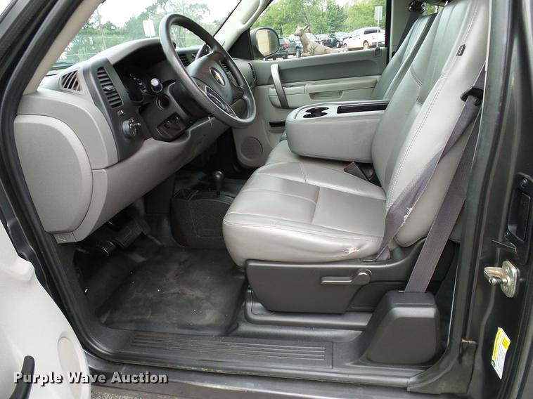 image for item DA6913 2011 Chevrolet Silverado 1500 Ext. Cab pickup truck