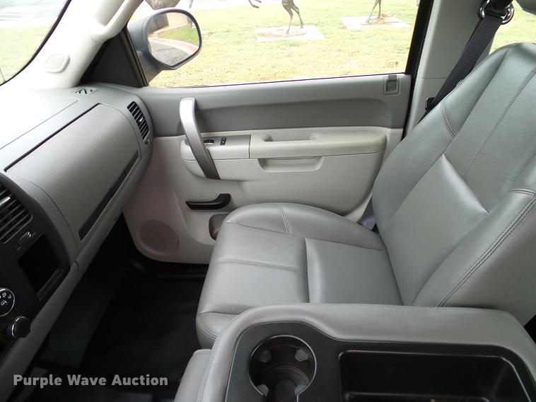 image for item DA6913 2011 Chevrolet Silverado 1500 Ext. Cab pickup truck