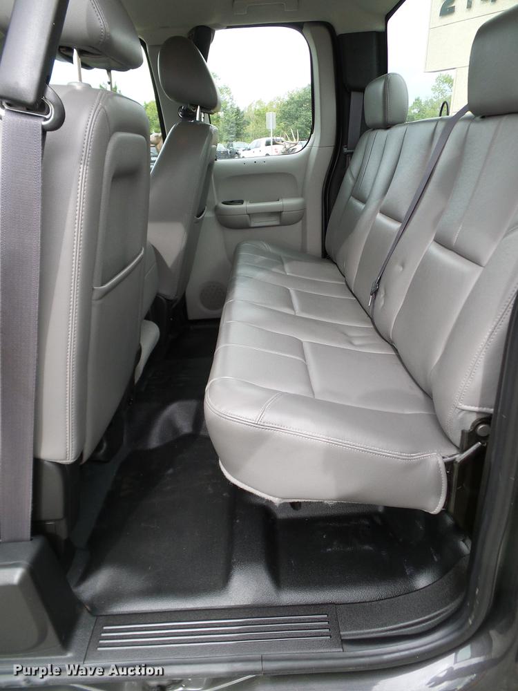 image for item DA6913 2011 Chevrolet Silverado 1500 Ext. Cab pickup truck