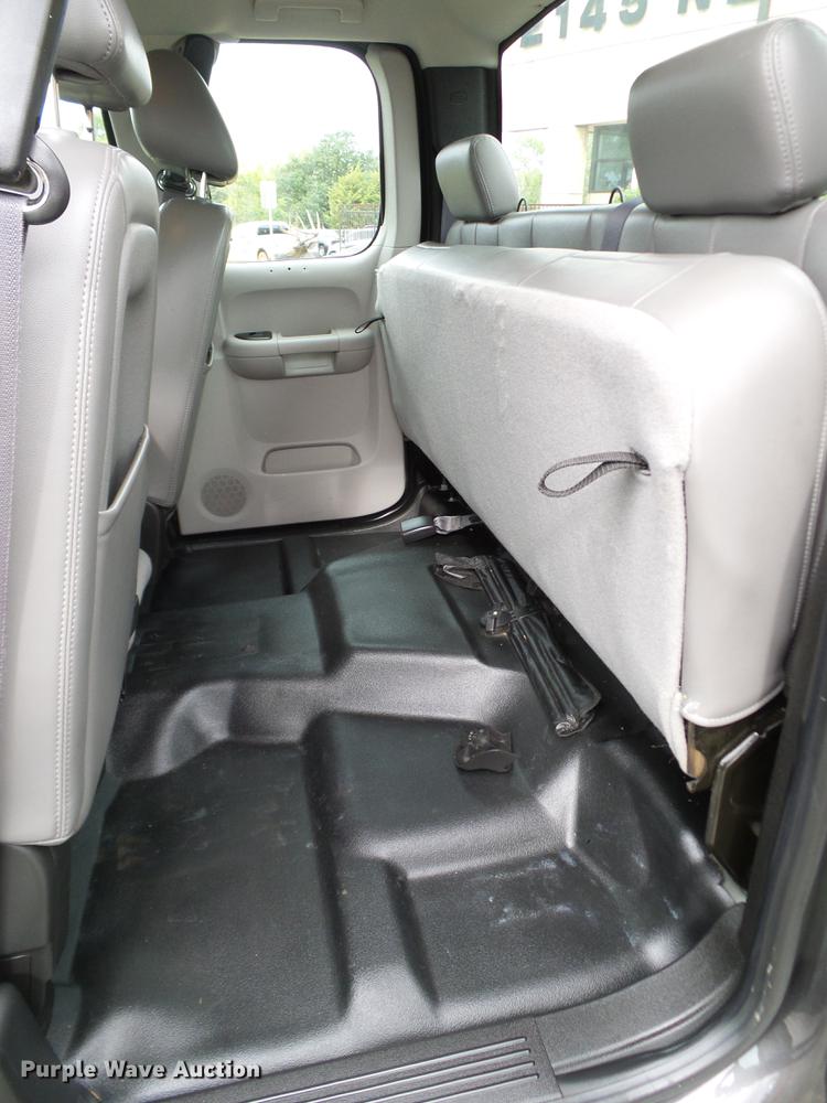 image for item DA6913 2011 Chevrolet Silverado 1500 Ext. Cab pickup truck