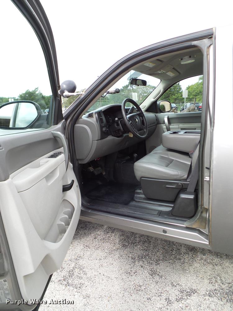 image for item DA6914 2012 Chevrolet Silverado 1500 Ext. Cab pickup truck