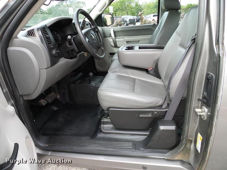 image for item DA6914 2012 Chevrolet Silverado 1500 Ext. Cab pickup truck