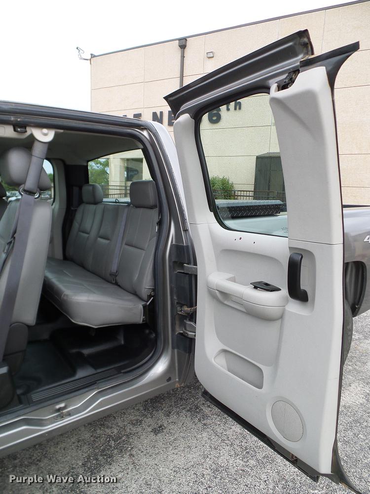 image for item DA6914 2012 Chevrolet Silverado 1500 Ext. Cab pickup truck