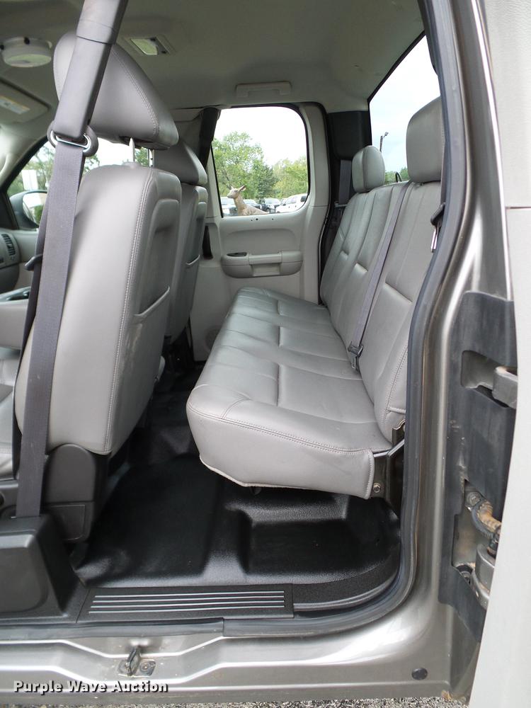 image for item DA6914 2012 Chevrolet Silverado 1500 Ext. Cab pickup truck