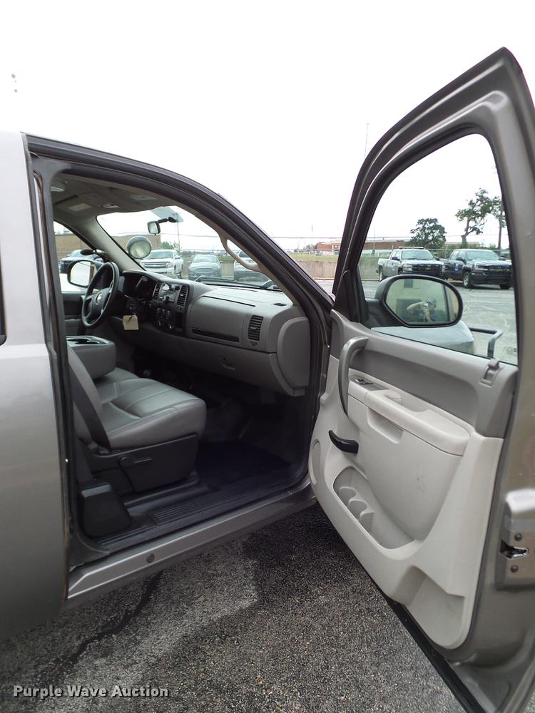 image for item DA6914 2012 Chevrolet Silverado 1500 Ext. Cab pickup truck