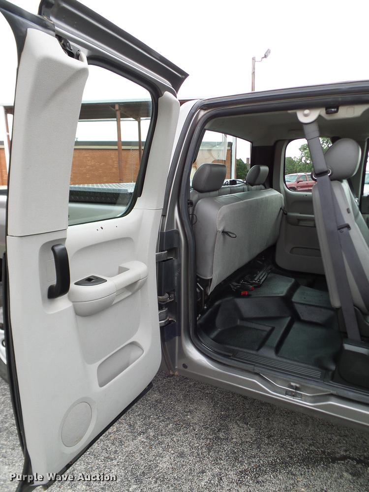 image for item DA6914 2012 Chevrolet Silverado 1500 Ext. Cab pickup truck