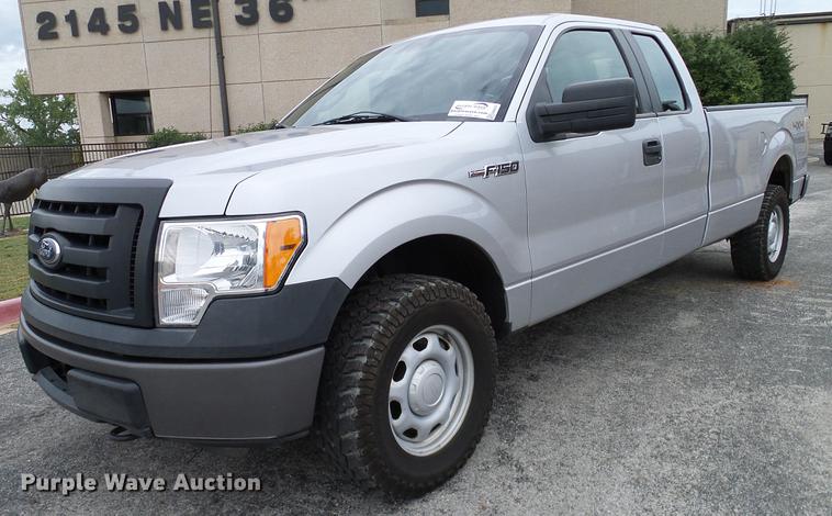 image for item DA6915 2011 Ford F150 XL SuperCab pickup truck