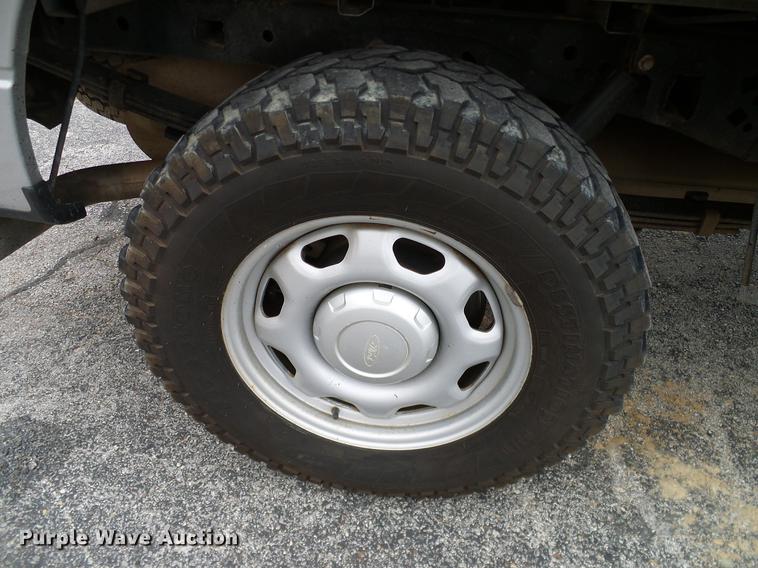 image for item DA6915 2011 Ford F150 XL SuperCab pickup truck