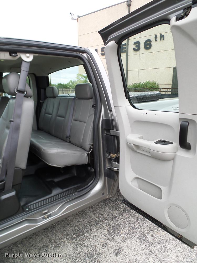 image for item DA6916 2012 Chevrolet Silverado 1500 Ext. Cab pickup truck