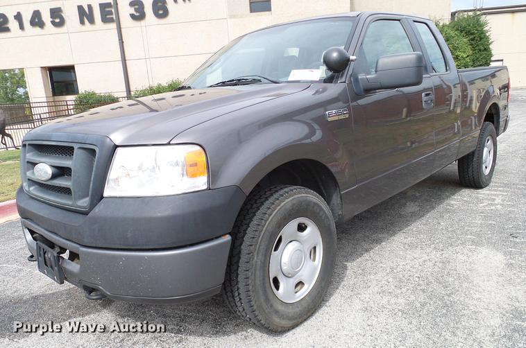 image for item DA6918 2006 Ford F150 XL SuperCab pickup truck