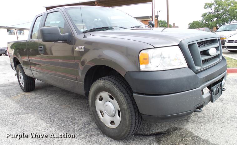image for item DA6918 2006 Ford F150 XL SuperCab pickup truck