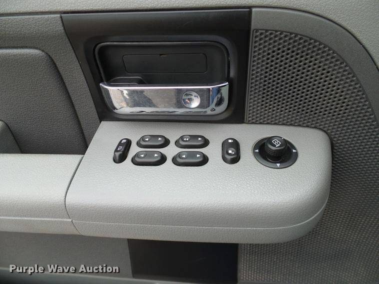 image for item DA6918 2006 Ford F150 XL SuperCab pickup truck