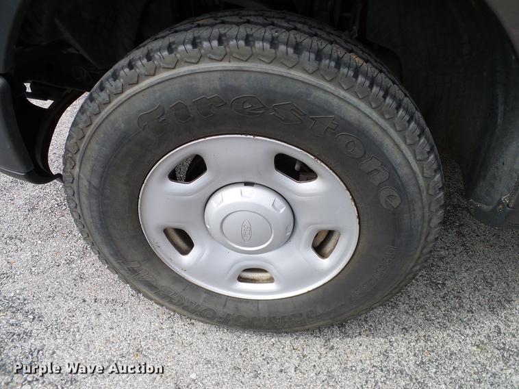 image for item DA6918 2006 Ford F150 XL SuperCab pickup truck