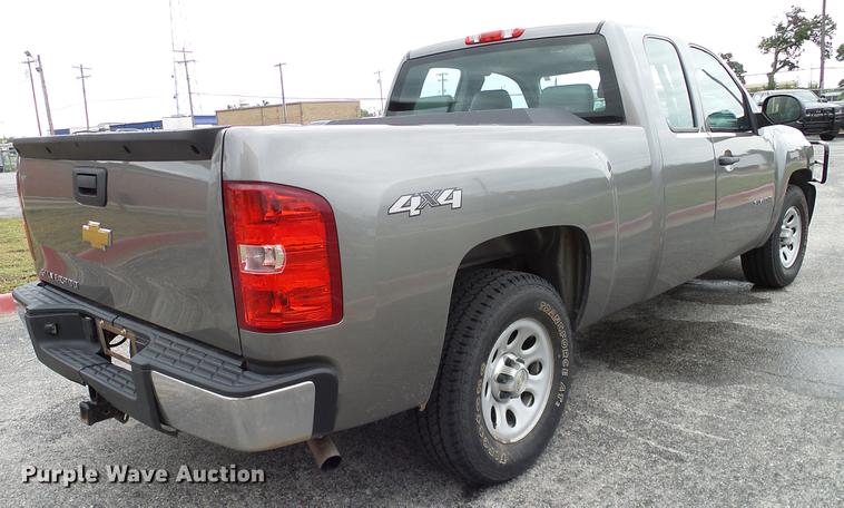 image for item DA6919 2013 Chevrolet Silverado 1500 Ext. Cab pickup truck