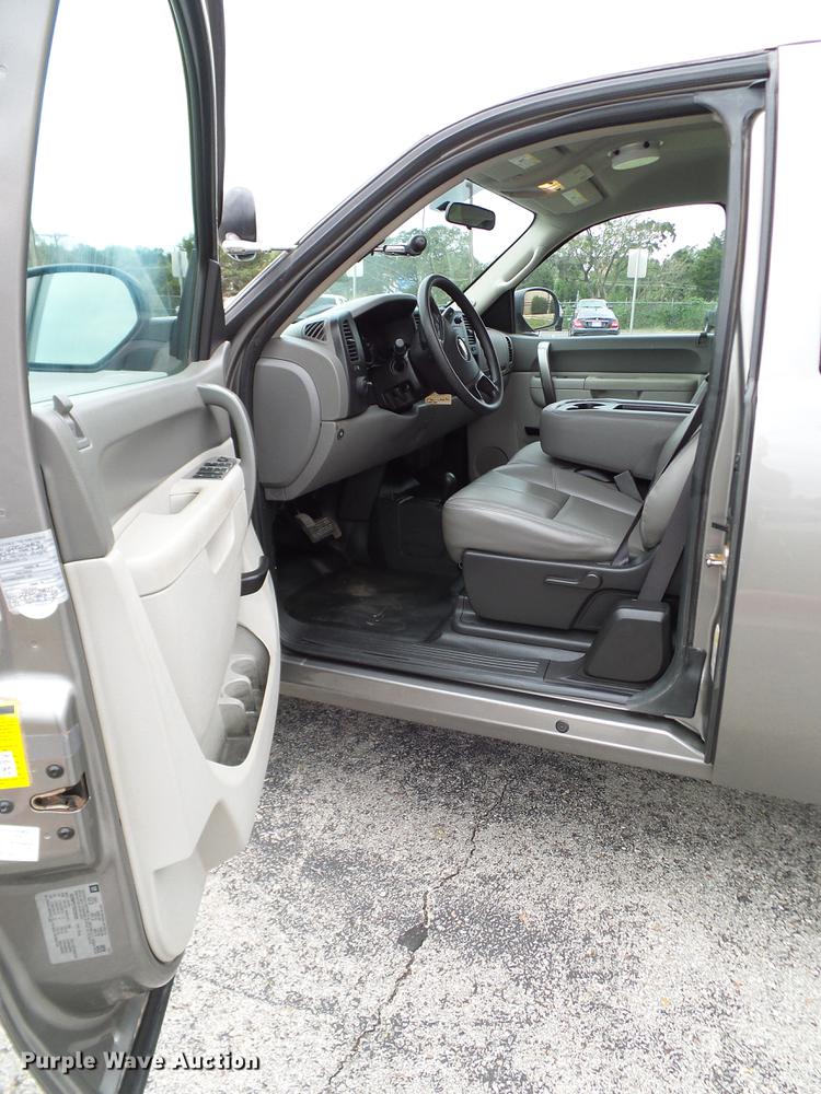 image for item DA6919 2013 Chevrolet Silverado 1500 Ext. Cab pickup truck