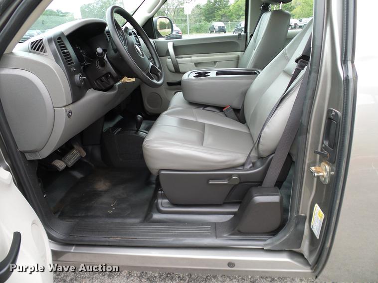 image for item DA6919 2013 Chevrolet Silverado 1500 Ext. Cab pickup truck