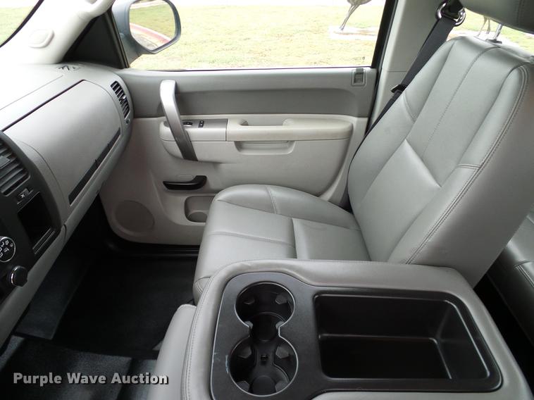 image for item DA6919 2013 Chevrolet Silverado 1500 Ext. Cab pickup truck