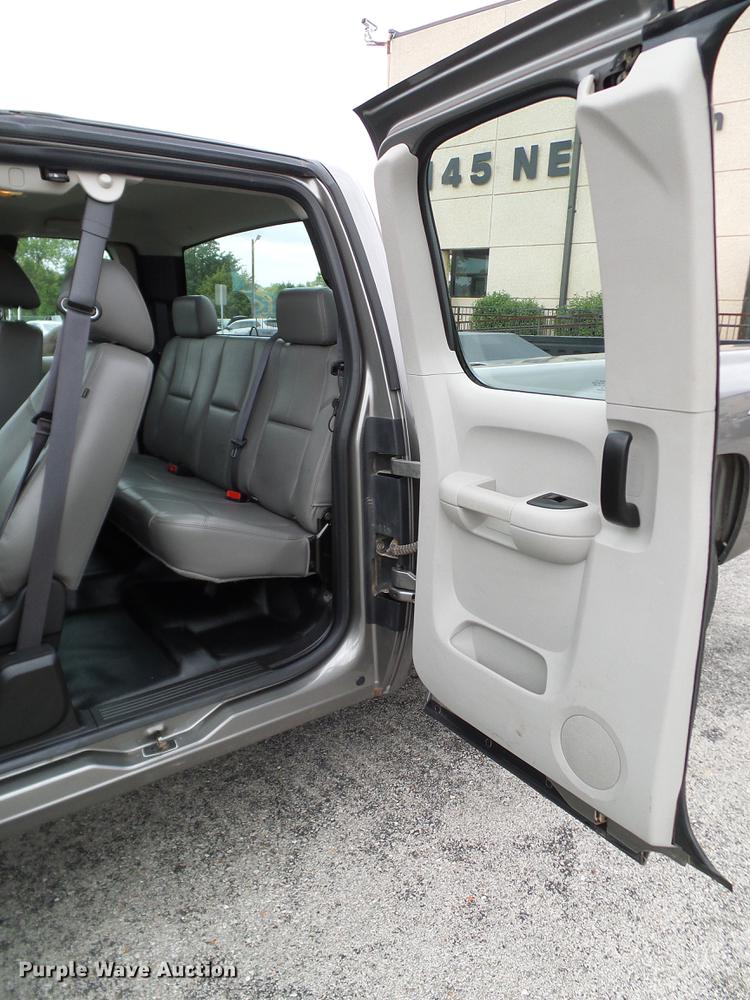 image for item DA6919 2013 Chevrolet Silverado 1500 Ext. Cab pickup truck