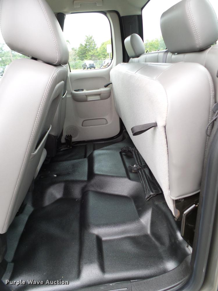 image for item DA6919 2013 Chevrolet Silverado 1500 Ext. Cab pickup truck