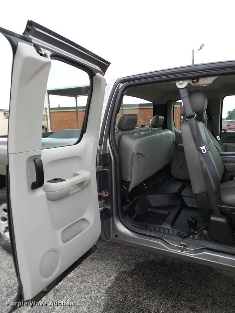 image for item DA6919 2013 Chevrolet Silverado 1500 Ext. Cab pickup truck