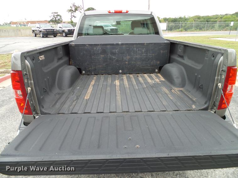 image for item DA6919 2013 Chevrolet Silverado 1500 Ext. Cab pickup truck