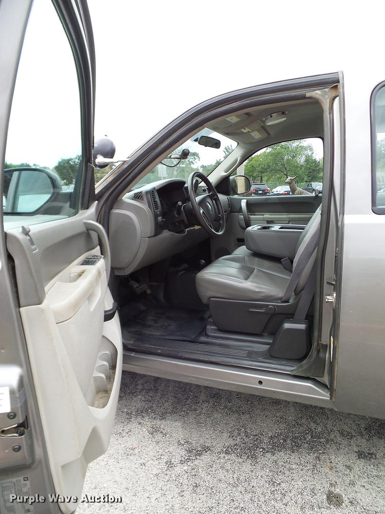 image for item DA6920 2012 Chevrolet Silverado 1500 Ext. Cab pickup truck