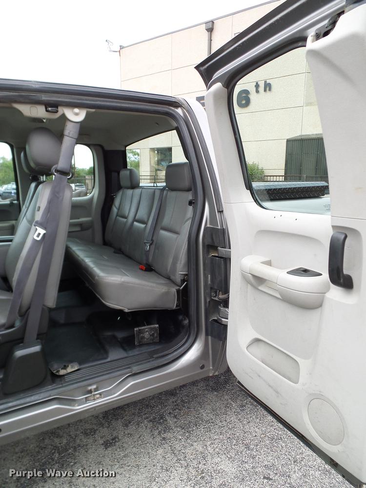 image for item DA6920 2012 Chevrolet Silverado 1500 Ext. Cab pickup truck