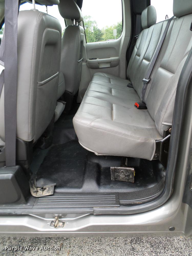 image for item DA6920 2012 Chevrolet Silverado 1500 Ext. Cab pickup truck