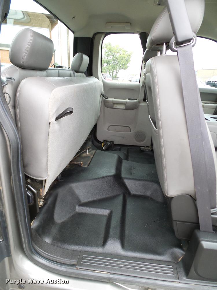 image for item DA6920 2012 Chevrolet Silverado 1500 Ext. Cab pickup truck