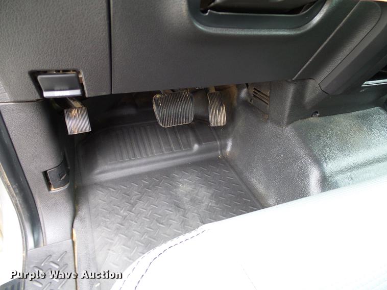 image for item DA6922 2011 Ford F150 XL SuperCab pickup truck