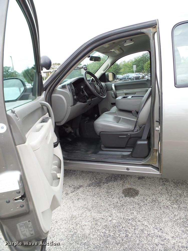 image for item DA6924 2012 Chevrolet Silverado 1500 Ext. Cab pickup truck