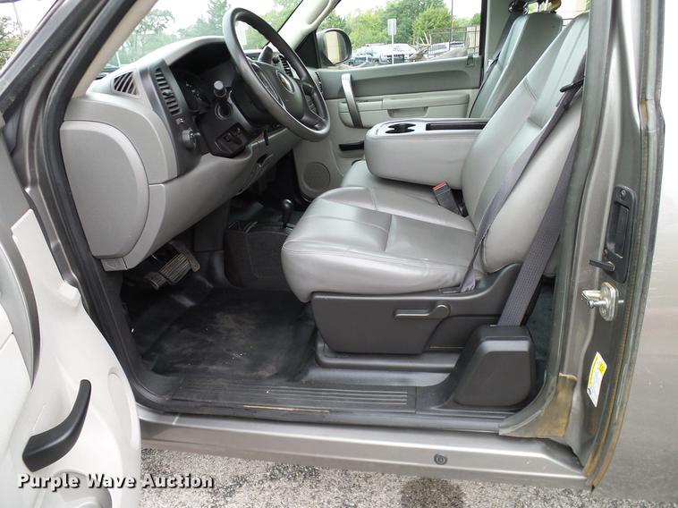 image for item DA6924 2012 Chevrolet Silverado 1500 Ext. Cab pickup truck