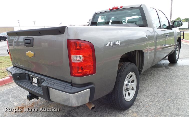 image for item DA6925 2013 Chevrolet Silverado 1500 Ext. Cab pickup truck