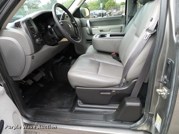 image for item DA6925 2013 Chevrolet Silverado 1500 Ext. Cab pickup truck