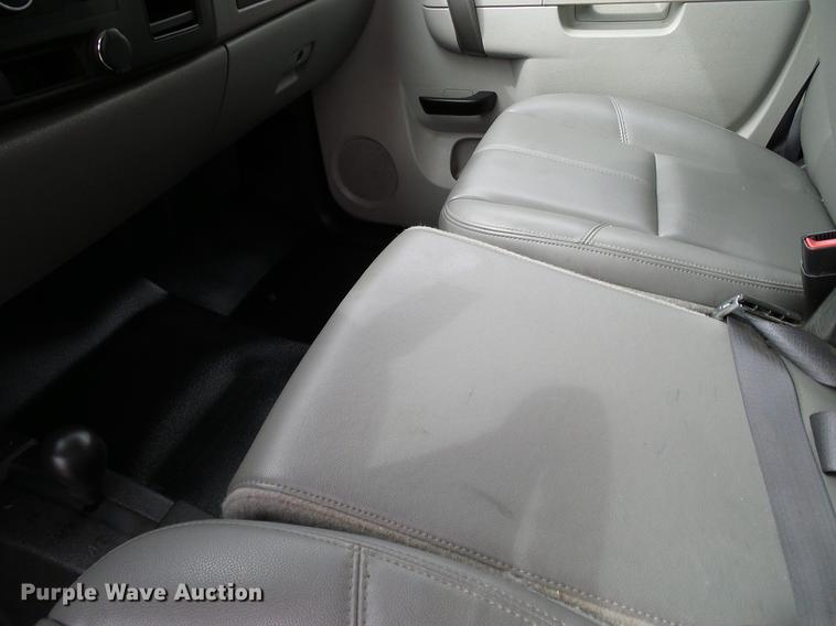 image for item DA6925 2013 Chevrolet Silverado 1500 Ext. Cab pickup truck