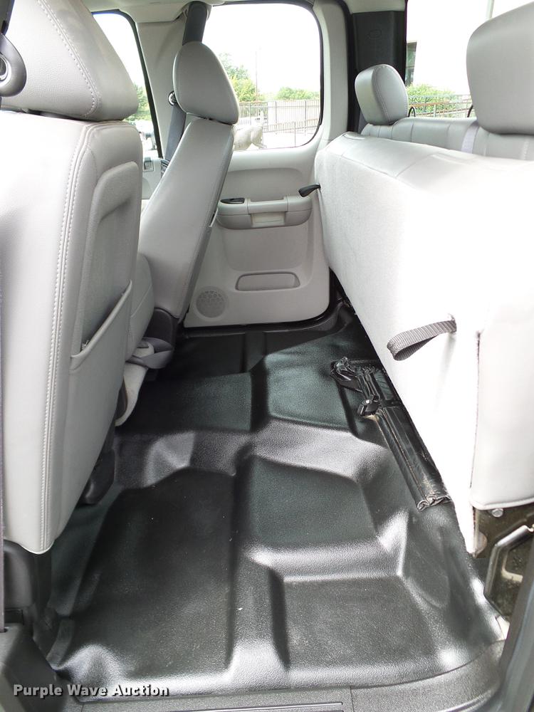 image for item DA6925 2013 Chevrolet Silverado 1500 Ext. Cab pickup truck