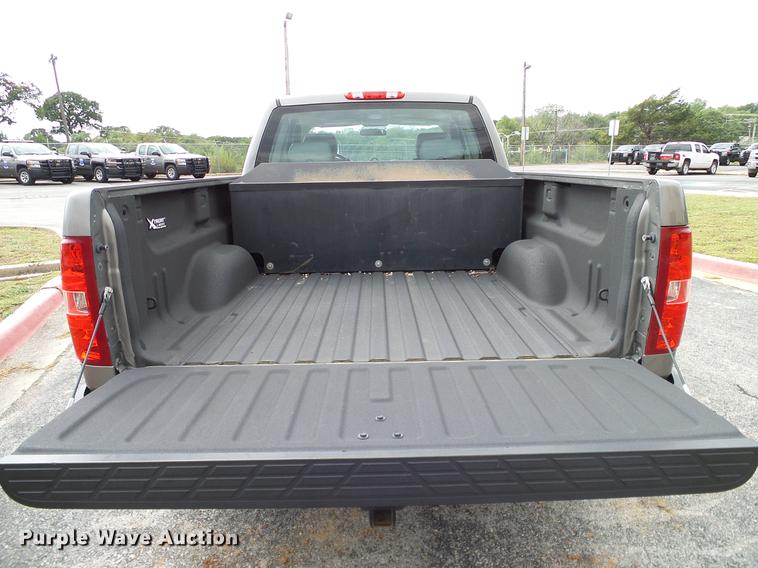 image for item DA6925 2013 Chevrolet Silverado 1500 Ext. Cab pickup truck
