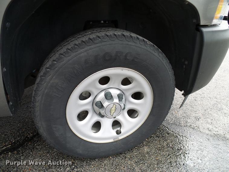 image for item DA6925 2013 Chevrolet Silverado 1500 Ext. Cab pickup truck