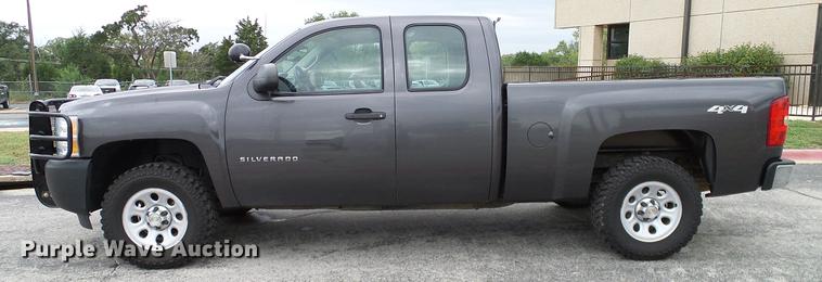 image for item DA6927 2011 Chevrolet Silverado 1500 Ext. Cab pickup truck