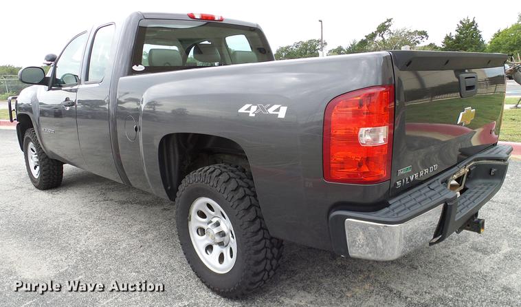 image for item DA6927 2011 Chevrolet Silverado 1500 Ext. Cab pickup truck