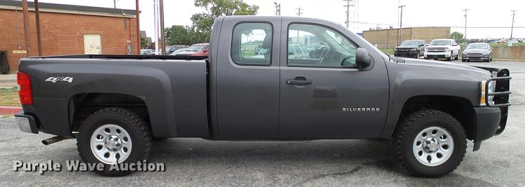 image for item DA6927 2011 Chevrolet Silverado 1500 Ext. Cab pickup truck